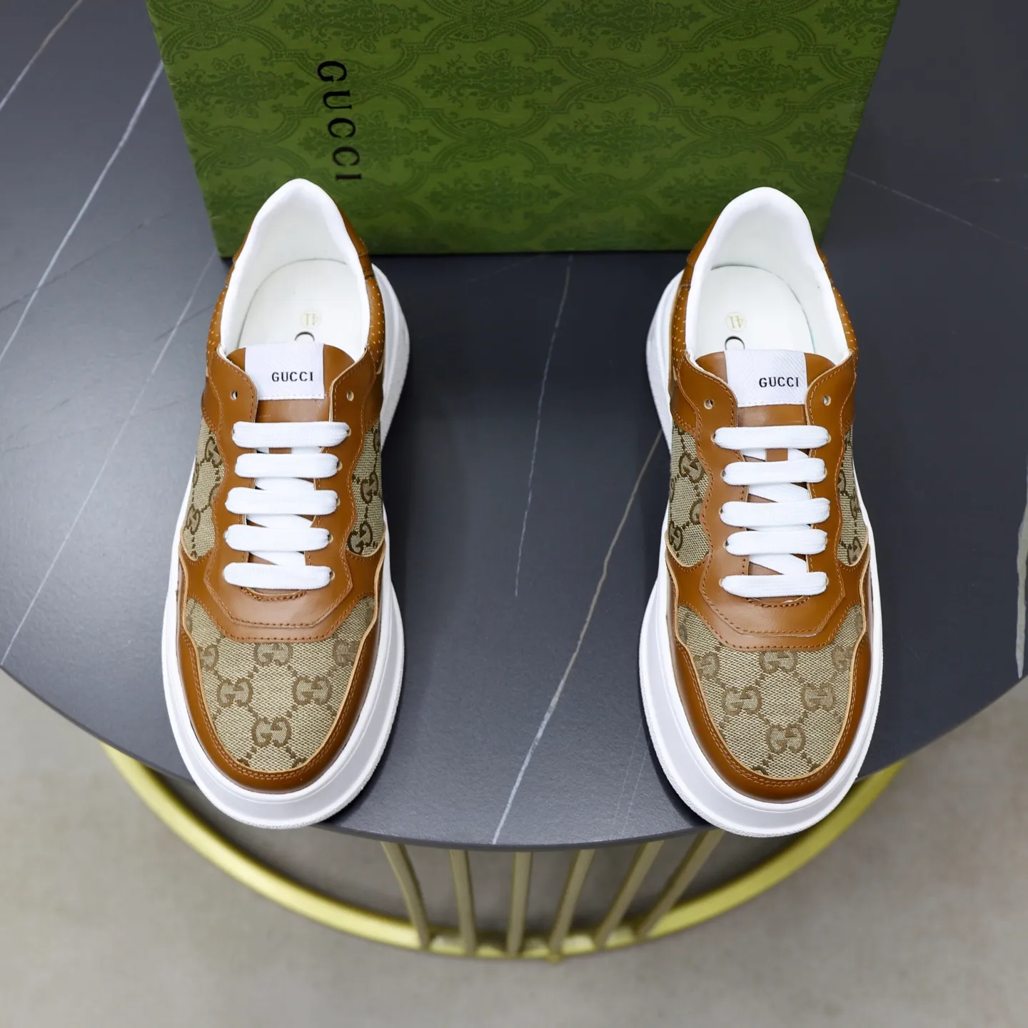 Men's shoes: 400💰🙅‍♂️🙅‍♂️🙅‍♂️ Brand: GUCCI Standard code: 38-44 (45 customized) Grade: Same as the official website Material: Original leather splicing brand cloth Comfortable and breathable sheepskin lining Lightweight wear-resistant outsole Style category: Men's fashion casual shoes Sports shoes Distinguished luxury brand elements Top luxury Color: actual picture color